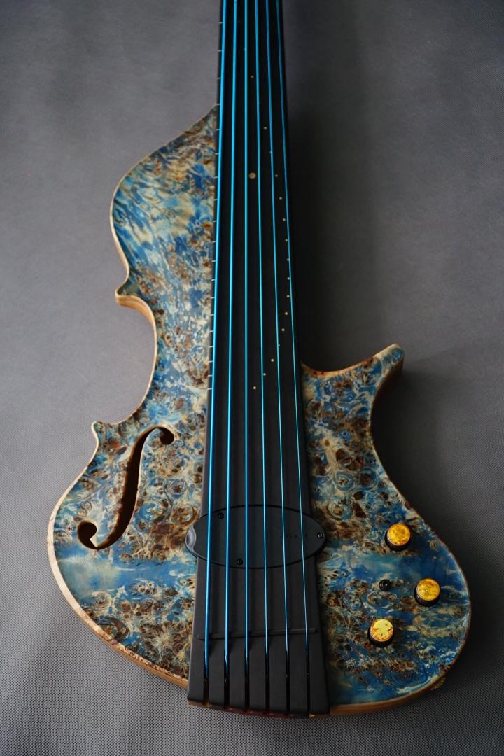 Stradi Symphony Bass 6 Blue Fretless Hollowbody